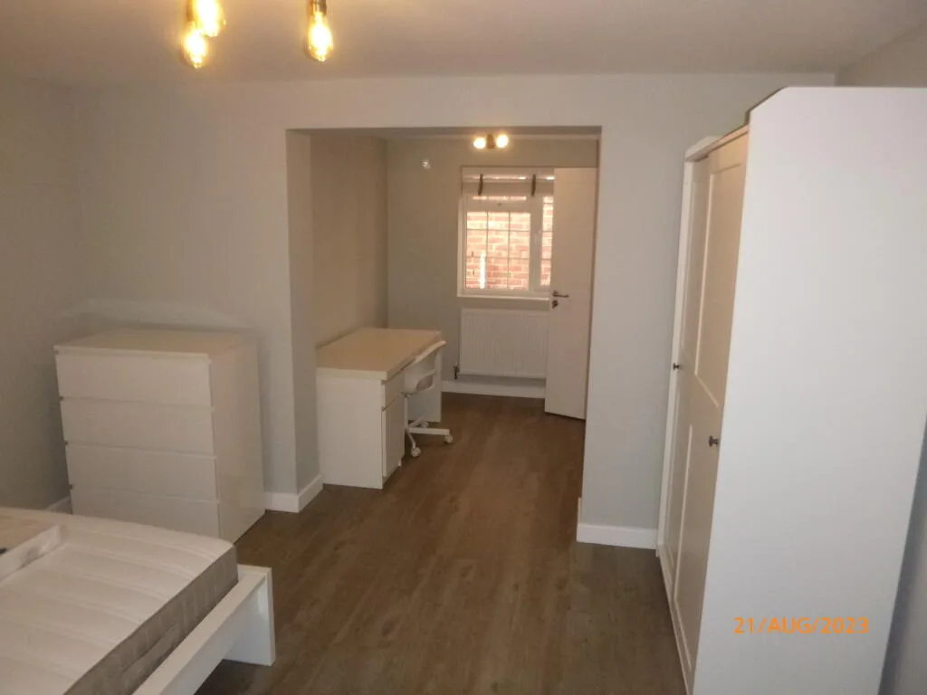 6 bedroom house for rent