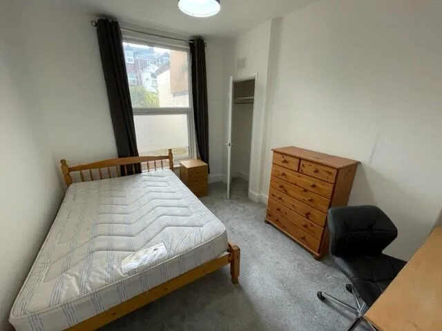 5 bedroom house for rent