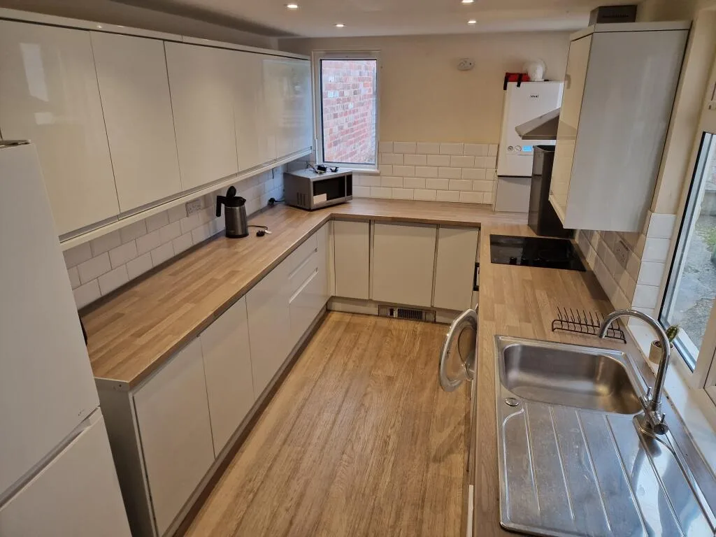 5 bedroom house for rent