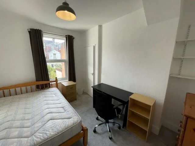 5 bedroom house for rent