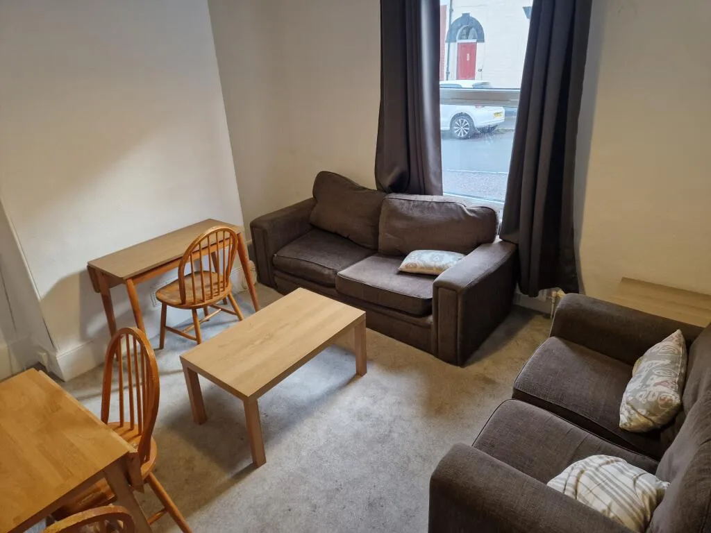 5 bedroom house for rent
