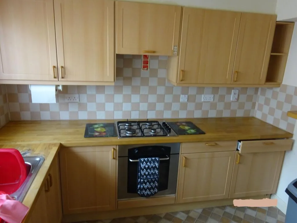 5 bedroom terraced house for rent