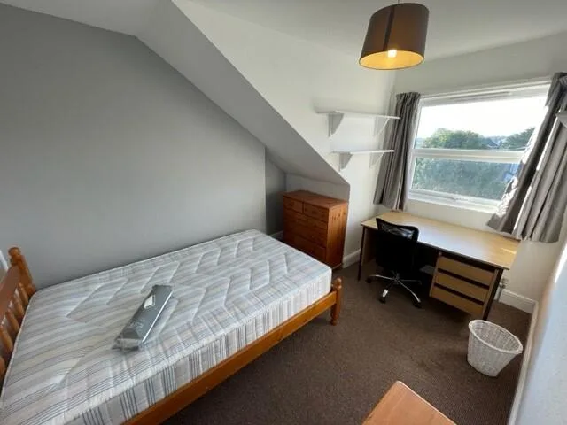5 bedroom terraced house for rent