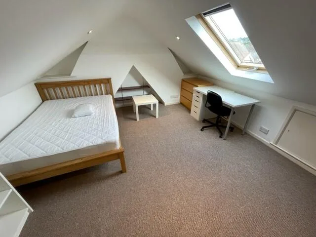 6 bedroom house for rent