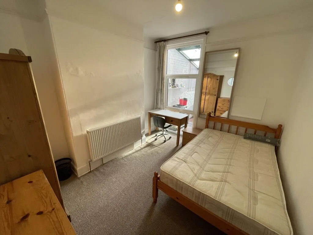 5 bedroom house for rent