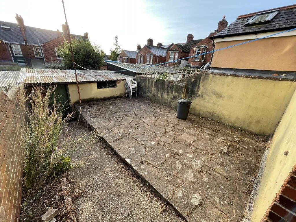 5 bedroom house for rent
