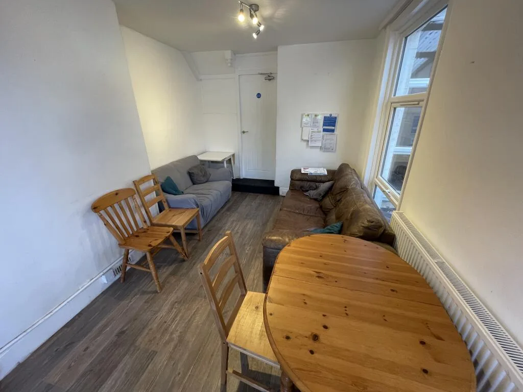 5 bedroom house for rent