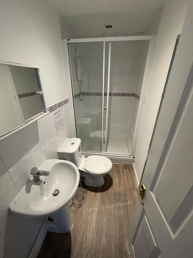 5 bedroom house for rent