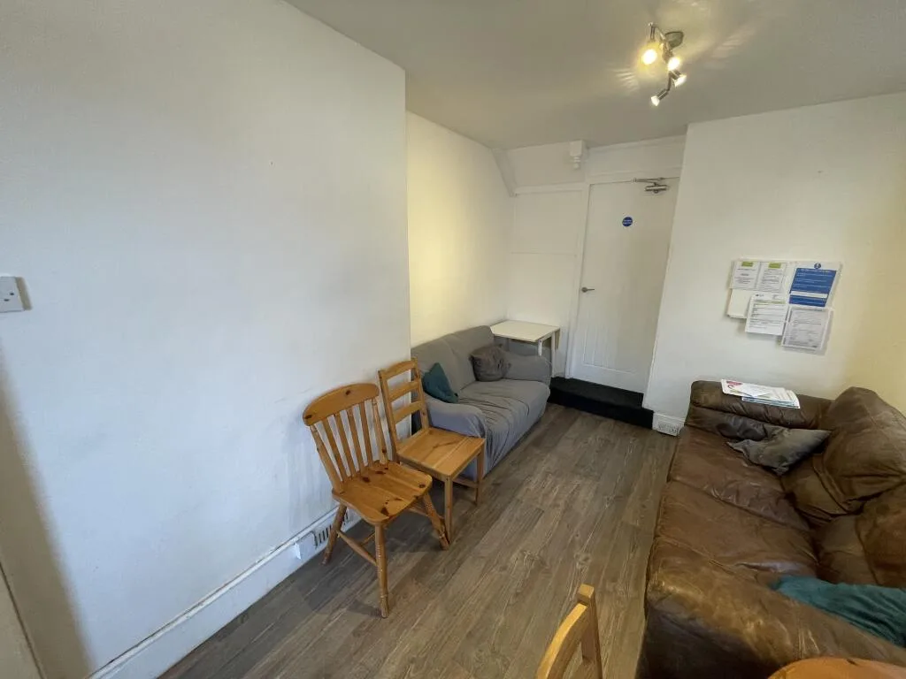 5 bedroom house for rent