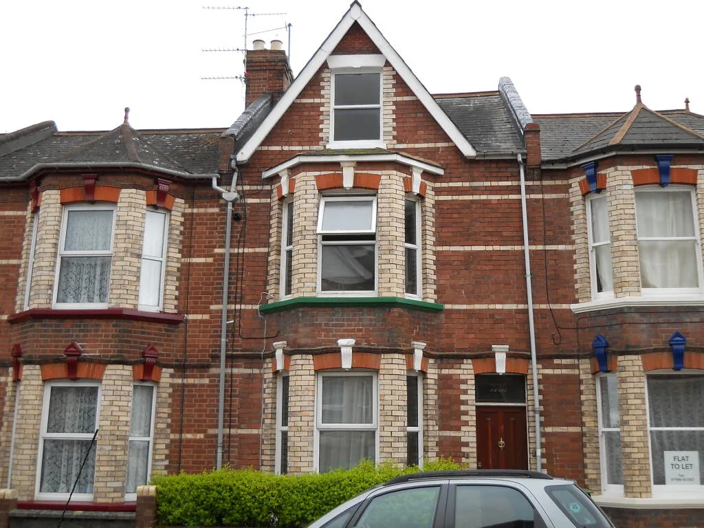6 bedroom house for rent