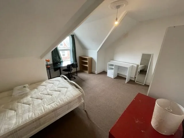 6 bedroom house for rent