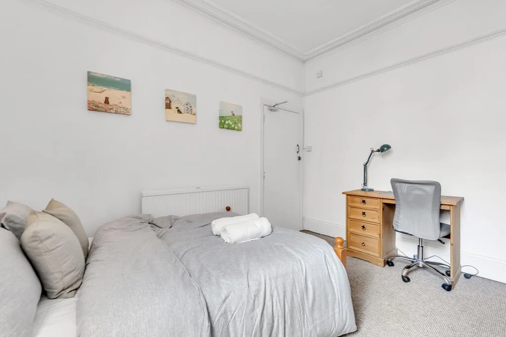 6 bedroom terraced house for rent