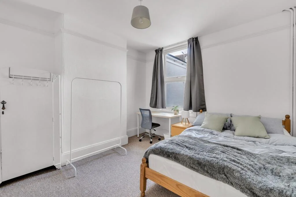 6 bedroom terraced house for rent
