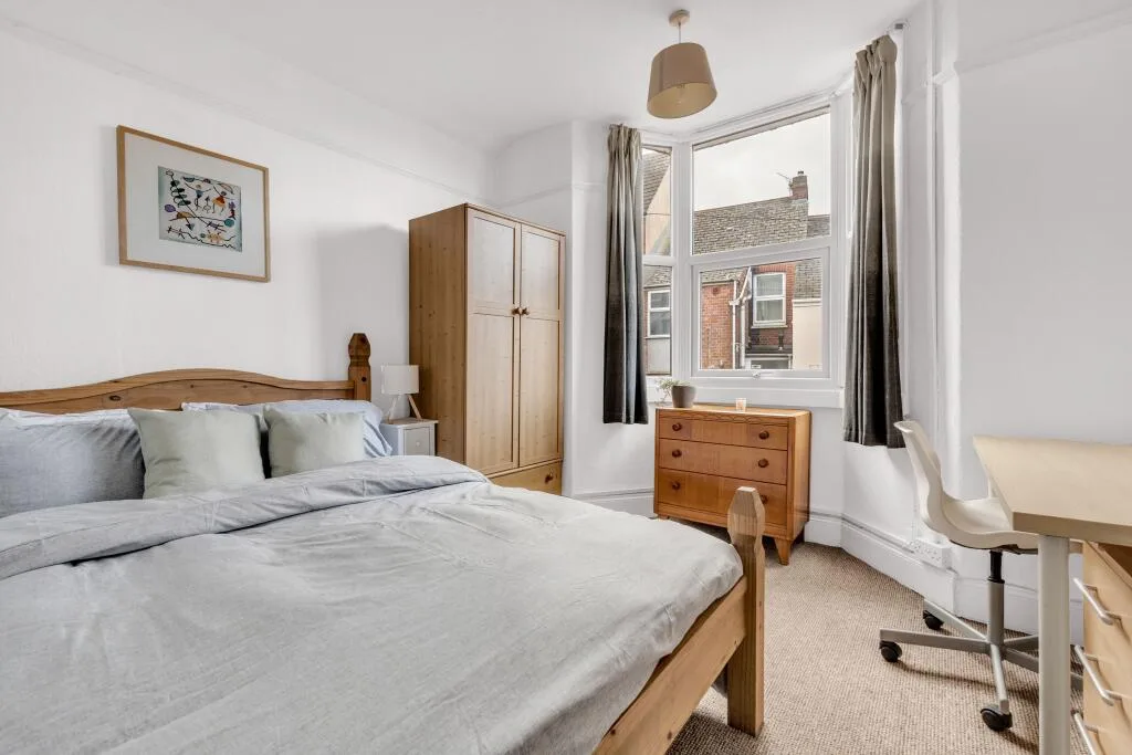 6 bedroom terraced house for rent
