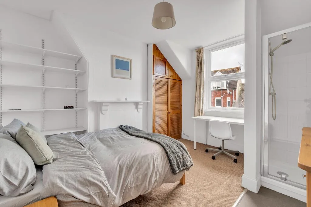6 bedroom terraced house for rent