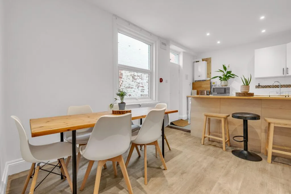 6 bedroom terraced house for rent