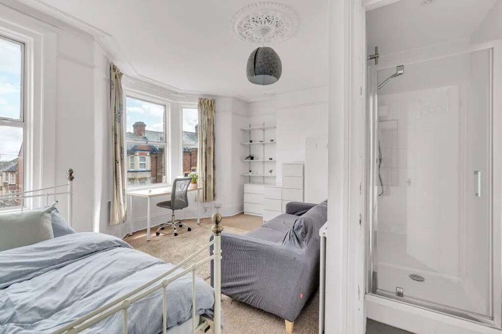 6 bedroom terraced house for rent