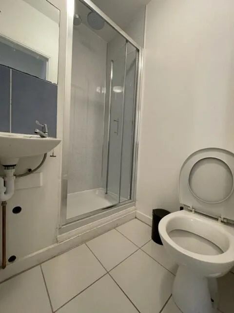 5 bedroom terraced house for rent