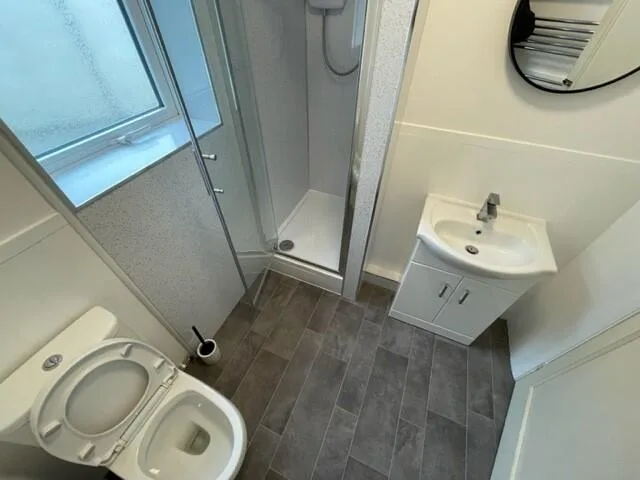 5 bedroom terraced house for rent
