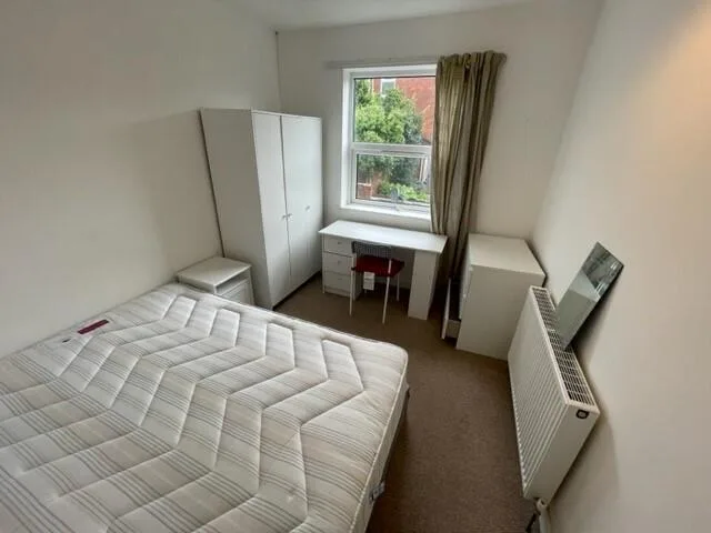 5 bedroom terraced house for rent