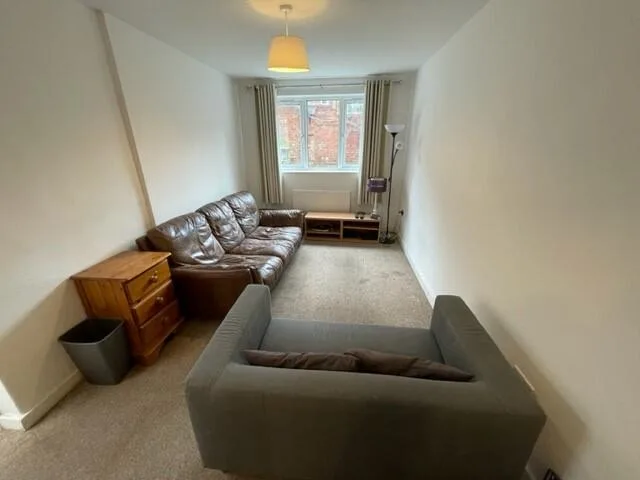 5 bedroom terraced house for rent