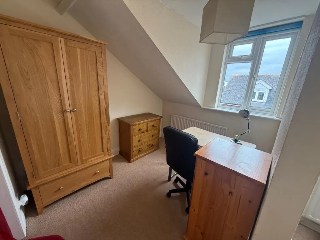 6 bedroom terraced house for rent