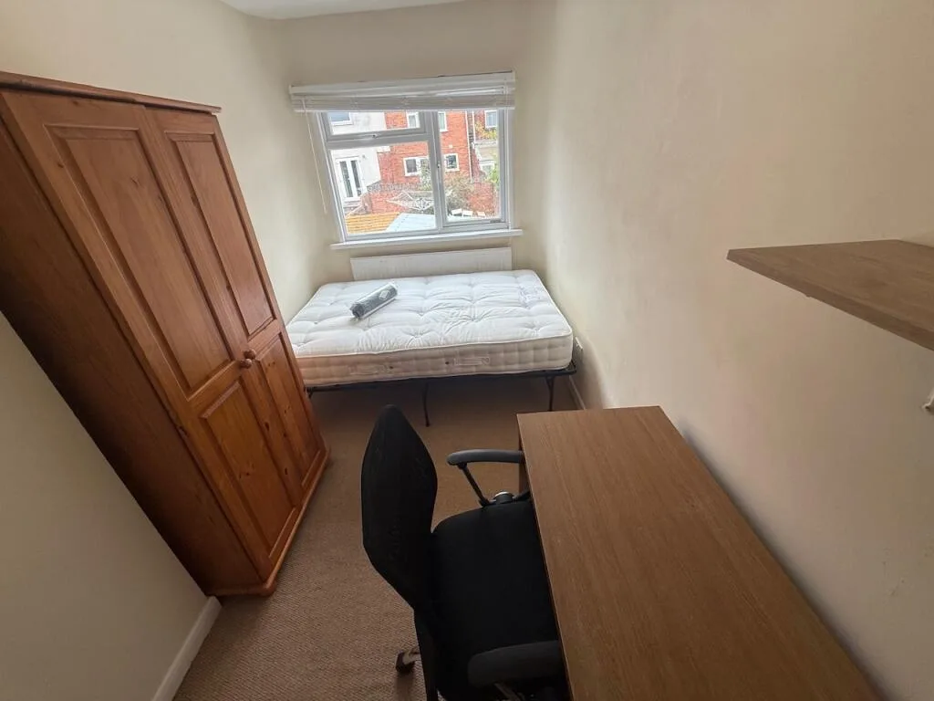 6 bedroom terraced house for rent