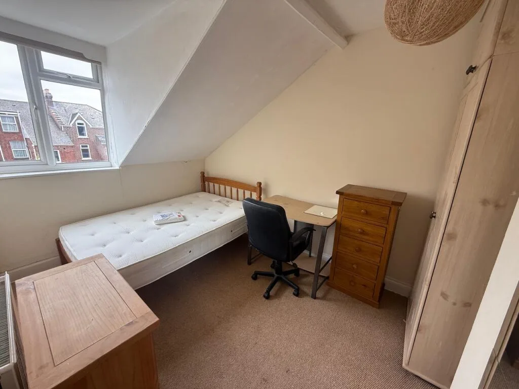 6 bedroom terraced house for rent