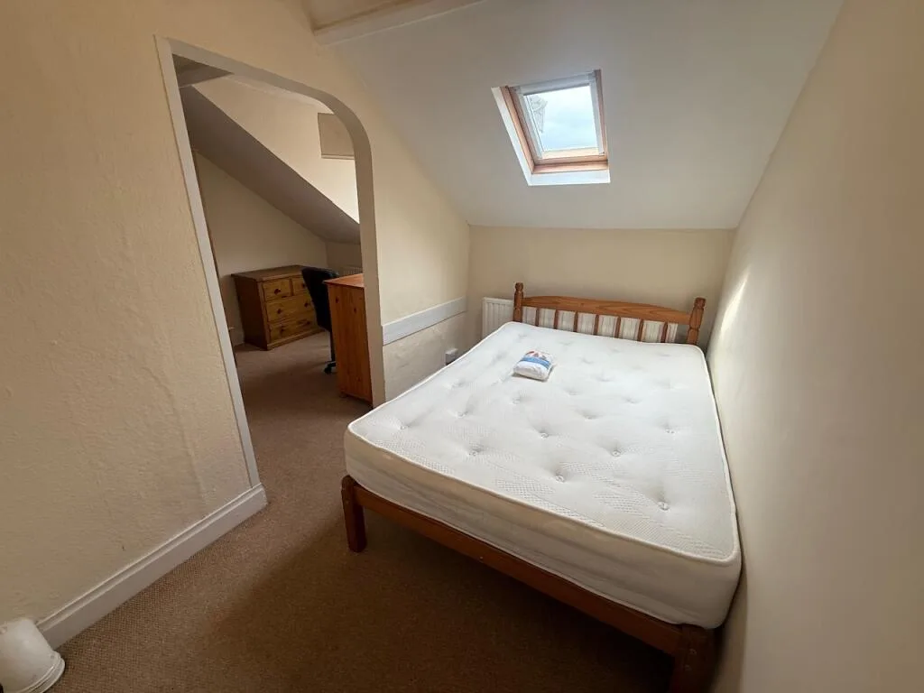6 bedroom terraced house for rent