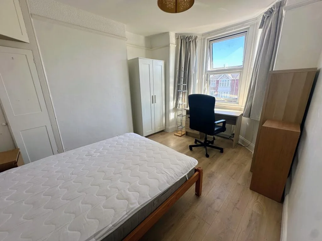 5 bedroom house for rent
