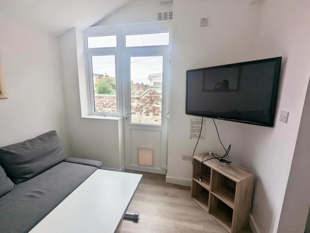 5 bedroom house for rent