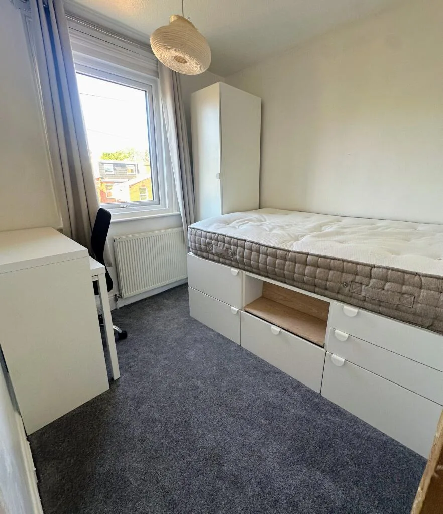 5 bedroom house for rent