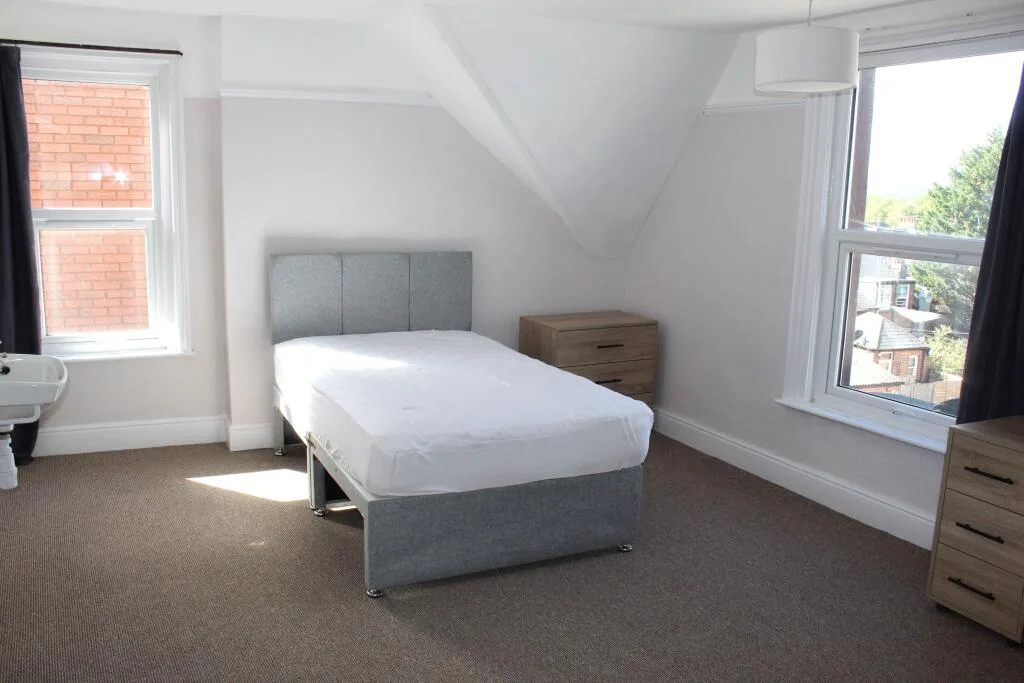 7 bedroom terraced house for rent