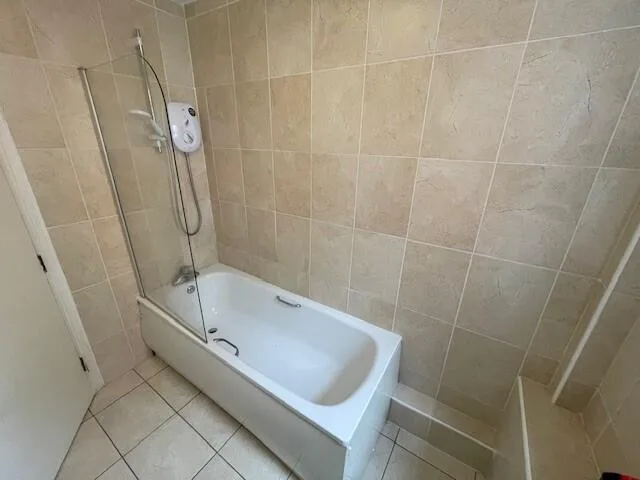 7 bedroom terraced house for rent