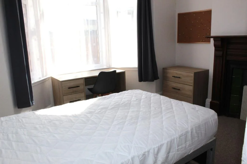 7 bedroom terraced house for rent