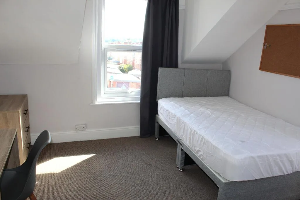7 bedroom terraced house for rent