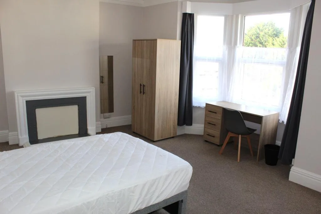 7 bedroom terraced house for rent