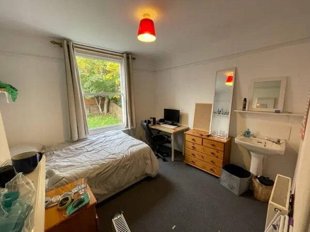 6 bedroom terraced house for rent