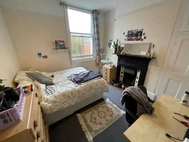 6 bedroom terraced house for rent