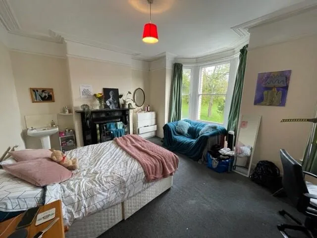 6 bedroom terraced house for rent