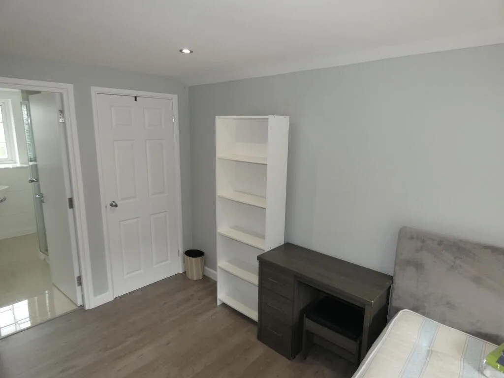 6 bedroom house for rent