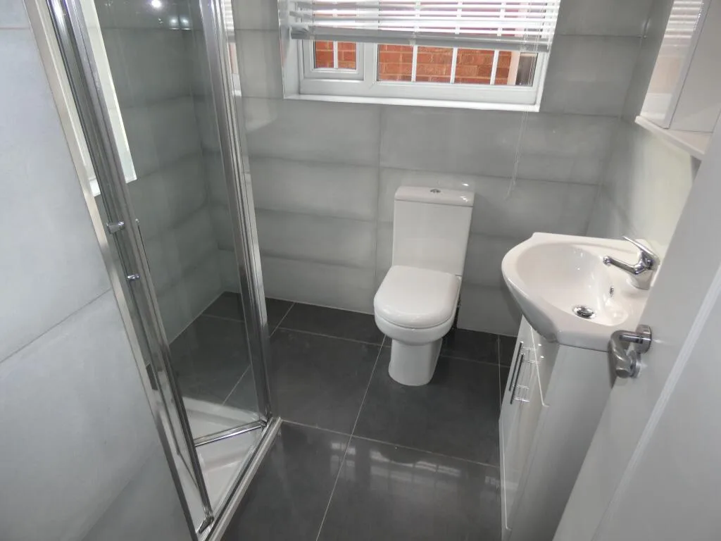 6 bedroom house for rent