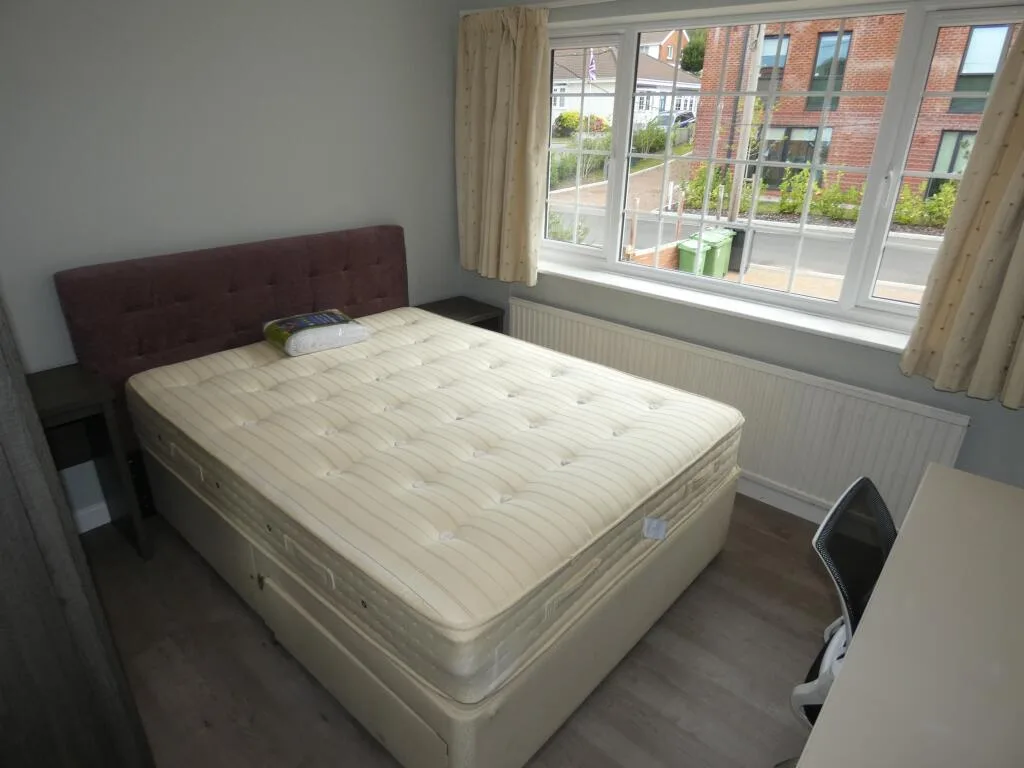 6 bedroom house for rent