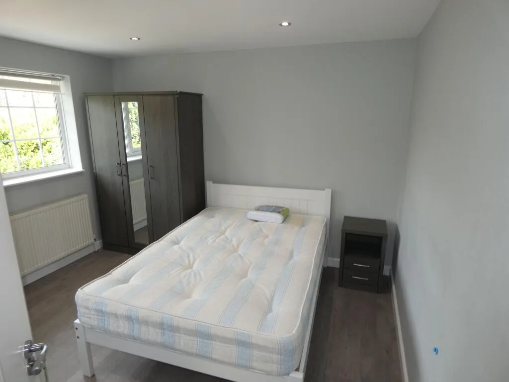 6 bedroom house for rent
