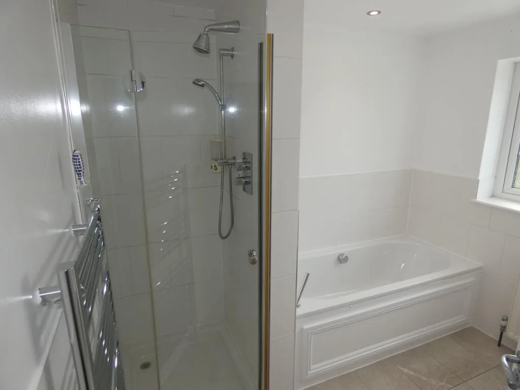6 bedroom house for rent