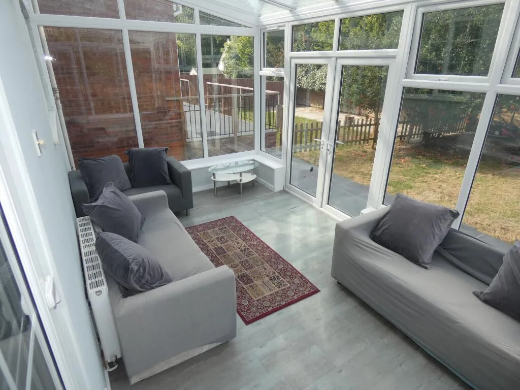 6 bedroom house for rent