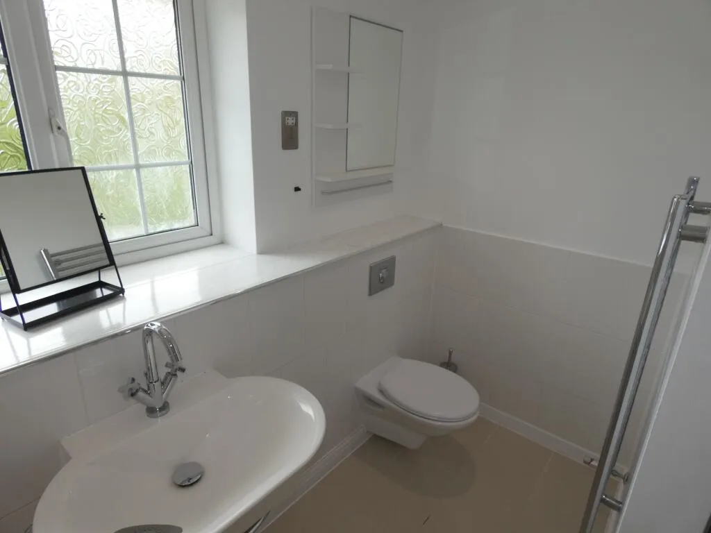 6 bedroom house for rent