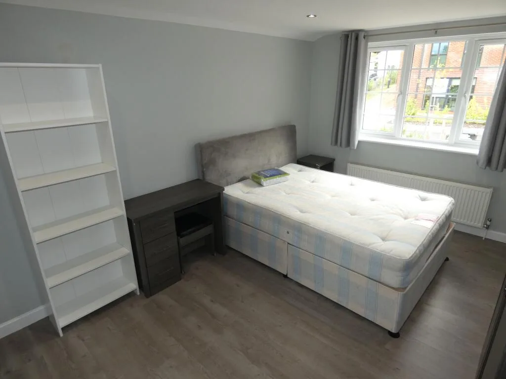 6 bedroom house for rent