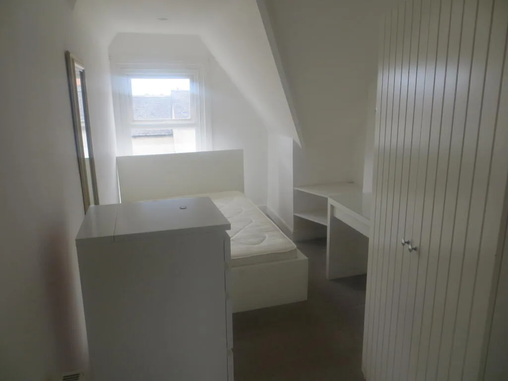 6 bedroom terraced house for rent