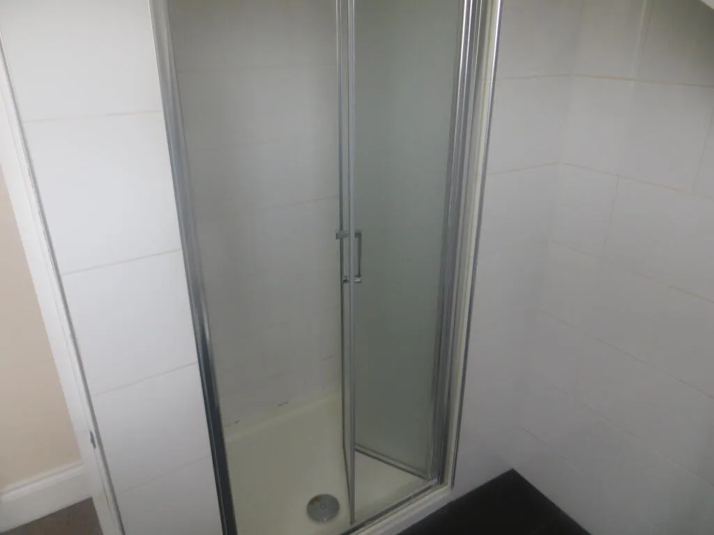 6 bedroom terraced house for rent